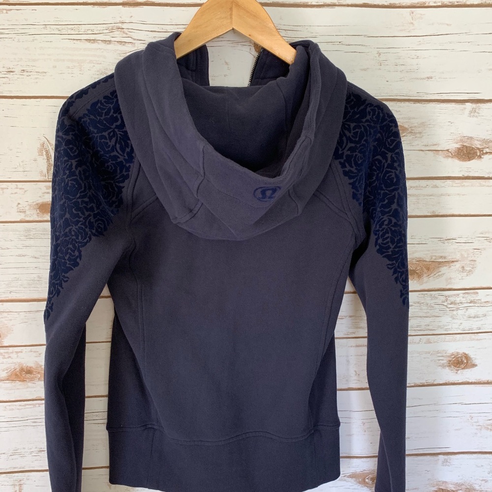 ➕ NWT lululemon scuba hoodie IV floral flock MDNI - Picture 6 of 6